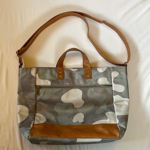 Thirty One Step Up Tote in camo.